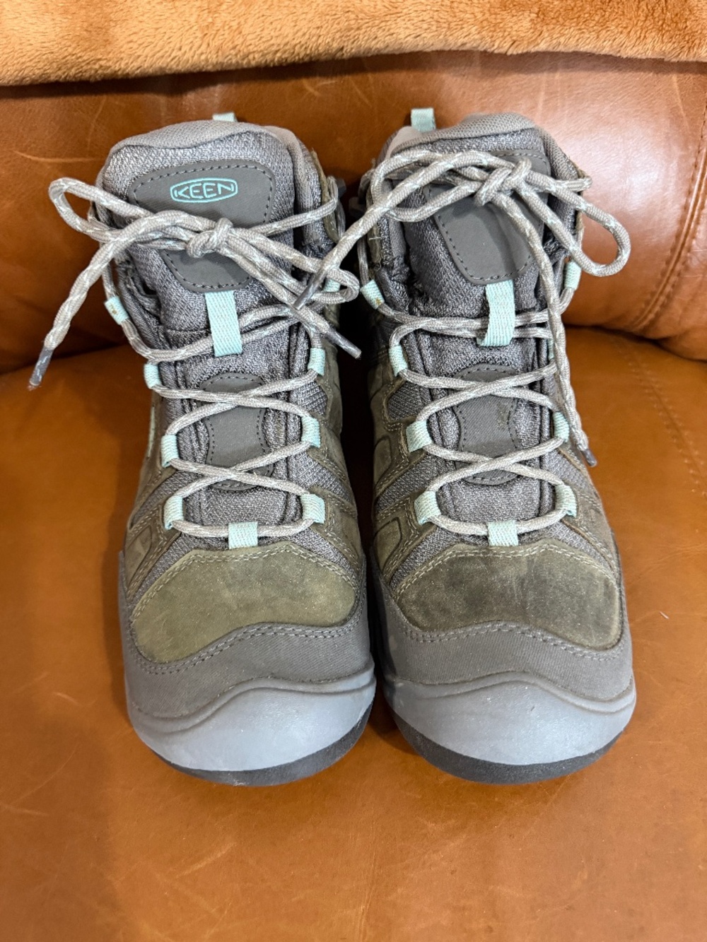 Keen’s Targhee III Mid Height Waterproof Hiking Boots, NWOB, LADIES